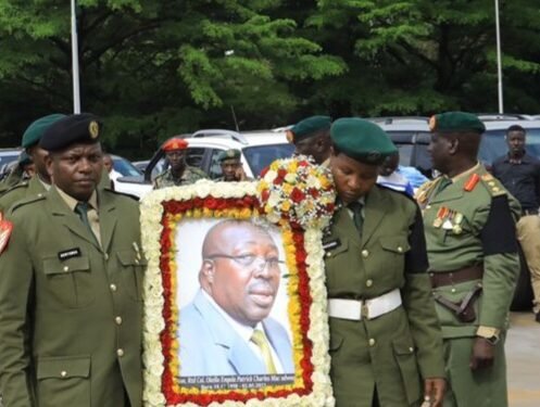 Minister Charles Engola aziikiddwa mu district ye Oyam