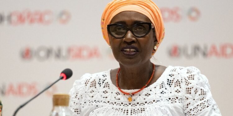 UNAIDS egamba nti siriimu yandyeyongera mu Uganda – oluvannyuma lwa president okuyisa etteeka ly’ebisiyaga