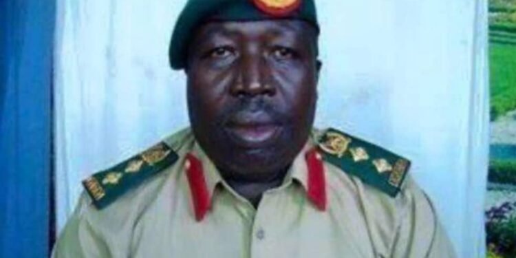 Minister Charles Engola akubiddwa amasasi