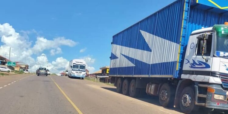 Abazadde abamu basazeewo obutazza baana ku masomero –  okutuusa ng’olutindo lw’omugga Katonga lumaze okukolebwa