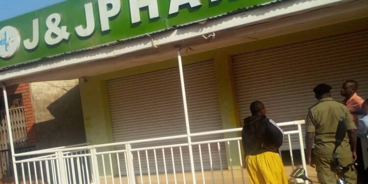 Abazigu bazzeemu okulumba Kyotera – bamenye amaduuka g’eddagala balitutte