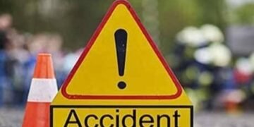 Emmotoka esaabadde abantu 4 ku luguudo lw’Entebbe