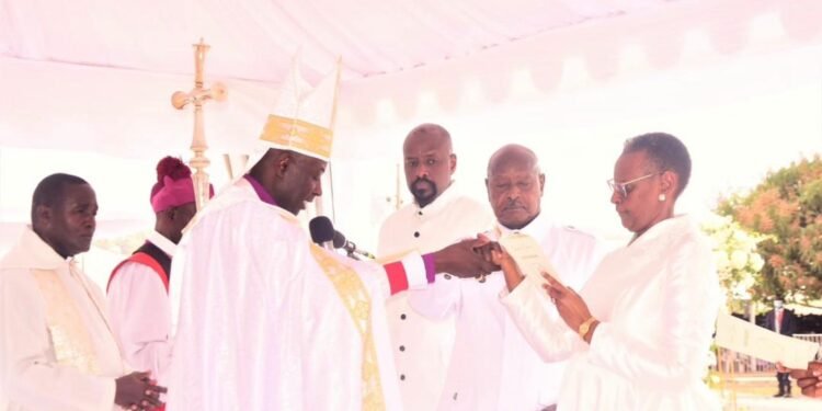 President Museven ne kabiite we bajaguzza emyaka 50 mu bufumbo obutukuvu