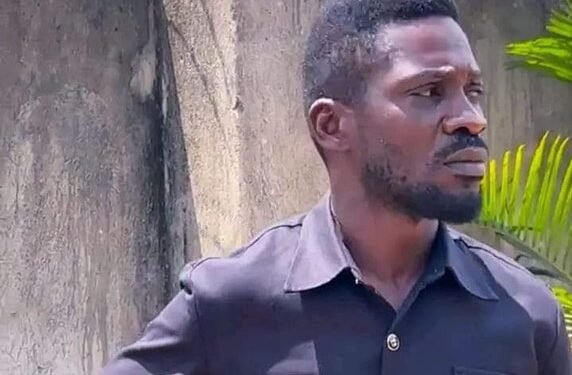 Kyagulanyi Ssentamu president wa NUP – akwatiddwa nga yakatuuka ku kisaawe Entebbe