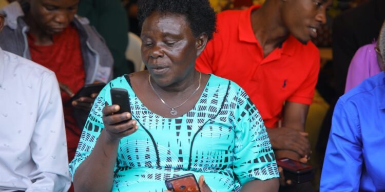 Kyadondo CBS pewosa Sacco etongozza enkola y’okutereka ensimbi okuyita ku mutimbagano