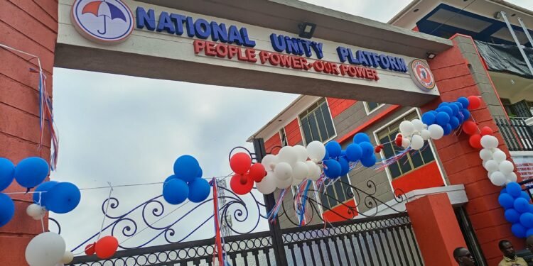 NUP etuuse ku nzikiriziganya ne police okuggulawo ekitebe e Makerere