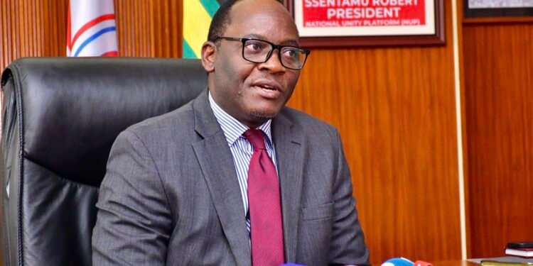 Ababaka ba parliament aba NUP basazeewo okuzira ensimbi obukadde 100 ezigambibwa nti zakwekubako nfuufu