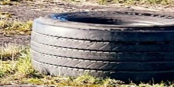 Omupiira gubuuse ku mmotoka negutomera omwana myaka 3 – gumusse