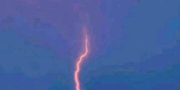 Laddu ekubye ekyalo e e Bukomansimbi