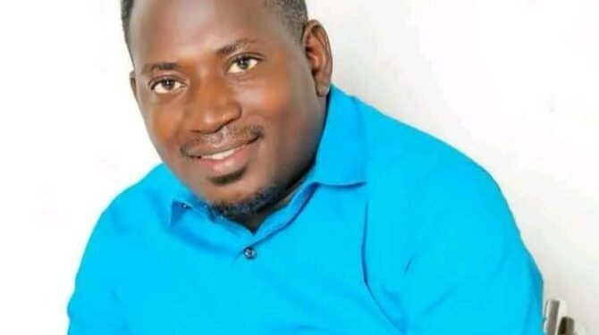 Adam Mulwana eyayimba Besigye anayingiya tokakwabalabala afudde!