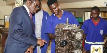 Mutendeke abayizi abasobola okwekubiriza okukola ate nga besimbu – Katikkiro Mayiga