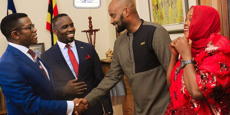 Kabaka Birthday run 2024: Aba NUP bakiise embuga nebagula emijoozi gya bukadde bwa shs 21 – Katikkiro Mayiga abalabudde ku ky’okwanika obuziina bwabwe mu lujjudde