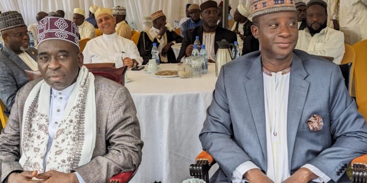 Government ya Uganda esaanye ekomye okudiibuuda ensimbi mu bintu ebitakulaakanya ggwanga ng’ate abawa omusolo ebanyigiriza – Omulangira Khassim Nakibinge