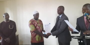 Abalungamya b’emikolo mu Buganda babanguddwa – nebaweebwa amabaluwa ga DIT