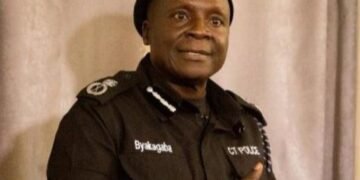 Abbas Byakagaba alondeddwa nga Ssaabaduumizi wa police omuggya – asikidde Martin Okoth Ochola