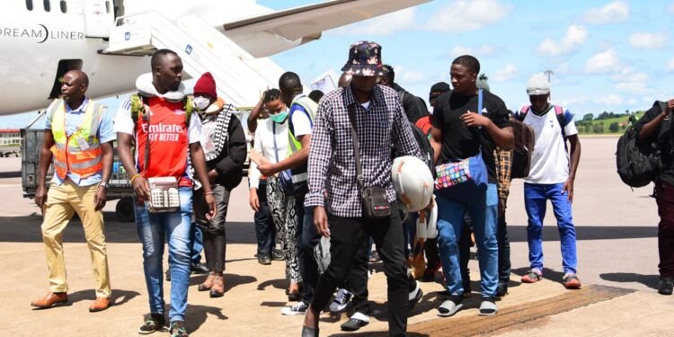 Abavubuka bannauganda 23 abaali baagenda okunoonya emirimu nebawambibwa abayeekera e Myanmar bakomezeddwawo ku butaka