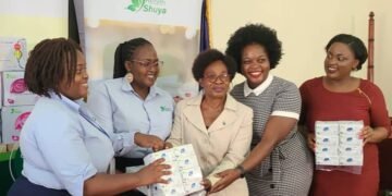 Ekitongole kya Nnabagereka Fund kisse omukago ne kampuni ya Shuya Sanitary Napkins – bakuyambako abawala abasoomozebwa mu nnaku zabwe ez’ensonga