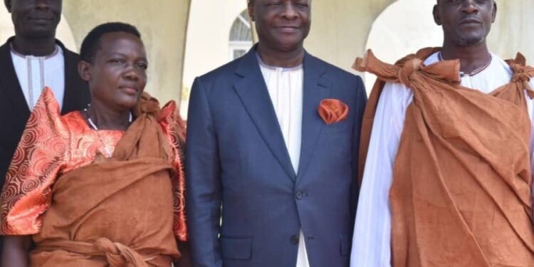 Ssemanobe  y’atuuza Kabaka ku Nnamulondo ng’atikkirwa e Naggalabi Buddo – obumu bwaffe ge maanyi ga Nnamulondo