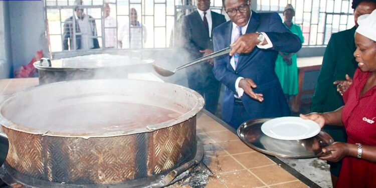 Katikkiro Mayiga alambudde essomero lya Lubiri High School e Mengo- alagidde abakulembeze okulondoola amasomero gonna okugakuumira ku mutindo