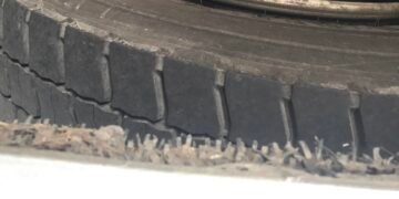 Omupiira gwa loole gubwatuse negutta abantu 2