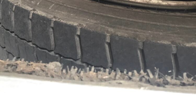 Omupiira gwa loole gubwatuse negutta abantu 2