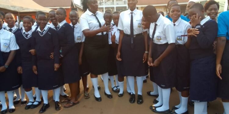 Uganda eyolekedde okufuna omulembe gw’abaami abatalimu nsa lwakulagajjalira omwana owoobulenzi – Omubaka Naluyima