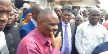 Police erinnye eggere mu lukiiko lw’abatuuze be Kasokoso abaalagiddwa okuva mu Ntobazi – ebakubyemu omukka ogubalagala