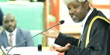 Omumyuka wa Sipiika Tayebwa anenyezza government olw’okutuulira alipoota ezikolebwa parliament – ekigireetedde okugivumaganya