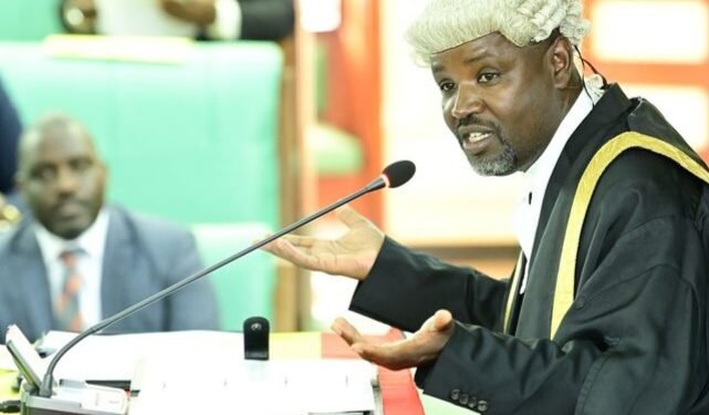 Omumyuka wa Sipiika Tayebwa anenyezza government olw’okutuulira alipoota ezikolebwa parliament – ekigireetedde okugivumaganya