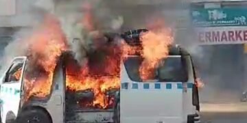 Abantu 3 bafiiridde mu muliro ogukutte emmotoka ya Taxi e Jinja – abalala bapooca