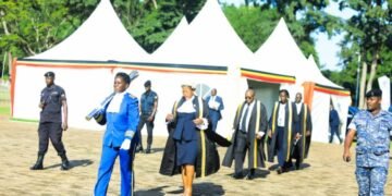 Ennoongosereza mu bukulembeze bwa parliament ya Uganda – ababaka bagala beronderenga akulira aludda oluvuganya government