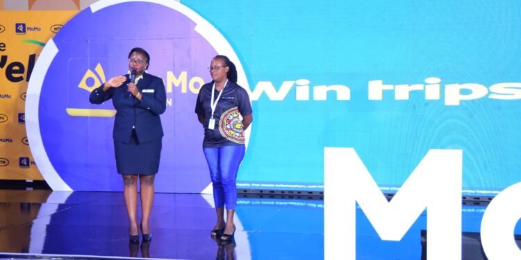 MTN ne Uganda Airlines bawadde abantu 100 tiketi z’ennyonyi olw’okutambuliza ensimbi ku mitimbagano