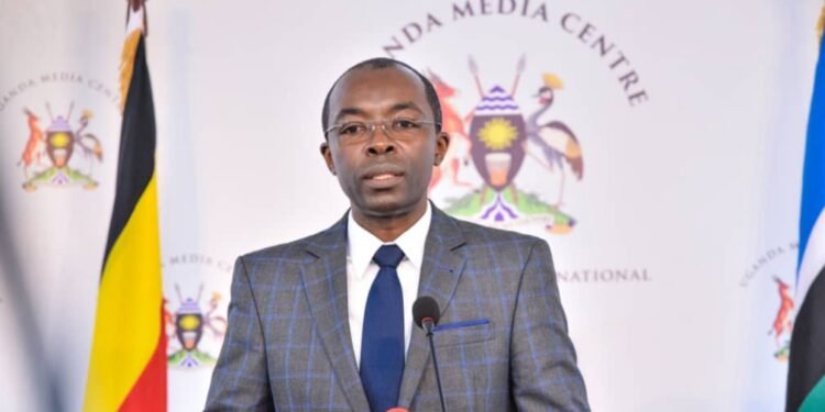 Ministry y’ebyenjigiriza etaangaazizza ku nnambika empya ey’okutumbula enkozesa ya computer mu masomero – essimu sizaakukkirizibwa