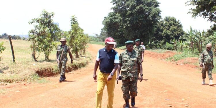 Omutanda ava kulambula lubiri lwe olw’e Mengo