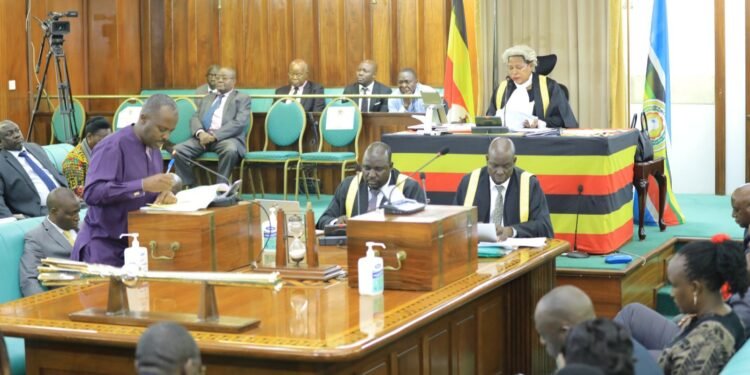 Government eyongedde okumyumyula etteeka erikwata kukubowa endagamuntu – osobola okusibwa emyaka 3