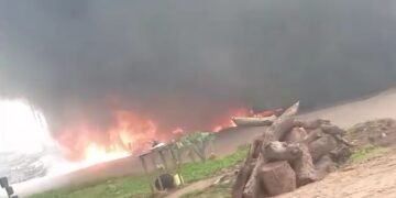 Abantu abatanamanyika muwendo bafiiridde mu muliro oguvudde ku mmotoka y’amafuta e Matugga