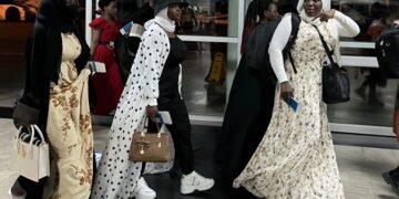 Bannauganda 80 ababadde baasibwa mu makomera g’e Buwalabu bayiimbuddwa nebadda ku butaka