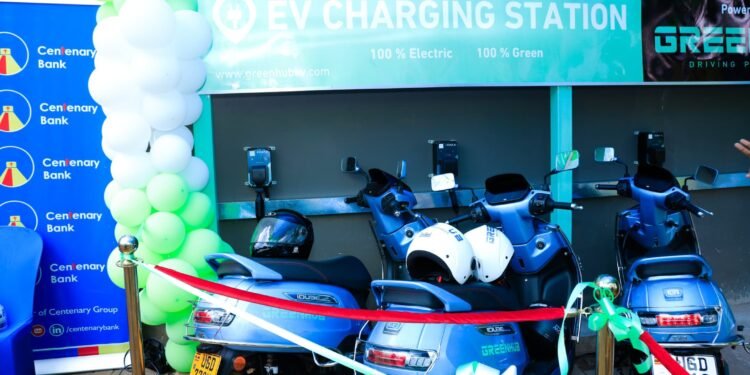 Centenary bank ne Total Energies bongedde amaanyi mu lutalo lw’okutaasa obutonde bw’ensi – batongozza ebifo ebikyajinga emmotoka