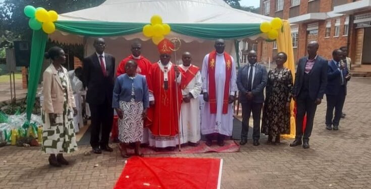 Ssaabasumba Ssemogerere yebazizza abakulira ettendekero lya Uganda Catholic Management and Training Institute – olw’okuzza essuubi mu bavubuka