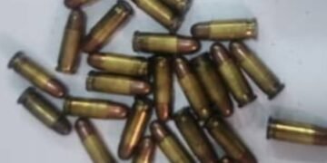 Omujaasi wa UPDF akubye banne amasasi omu amusse n’okulumya abalala – naye bamusse