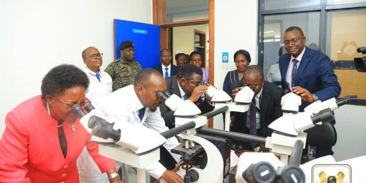 Katikkiro Mayiga alambudde emirimu egikolebwa mu ddwaliro lya Mulago Specialised Women and Neonatal Hospital