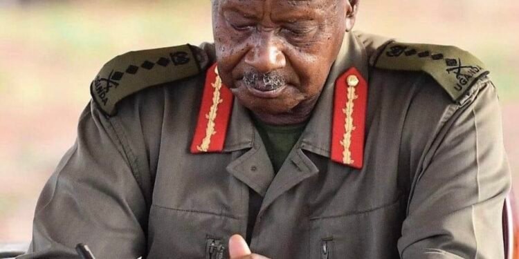 President Museveni atadde omukono ku mabago g’amateeka 9 – ery’emmwanyi eriggyawo UCDA likyajulidde