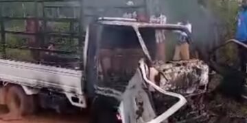 Ababadde babba kasooli e Nakaseke bakubiddwa mizibu – n’emmotoka yaabwe eteekeddwa omuliro