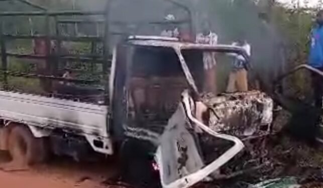 Ababadde babba kasooli e Nakaseke bakubiddwa mizibu – n’emmotoka yaabwe eteekeddwa omuliro