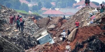 Okuliyirira abantu abaakosebwa kasasiro w’e Kiteezi kulinze alipoota ya Ssaababalirizi w’ebitabo bya government