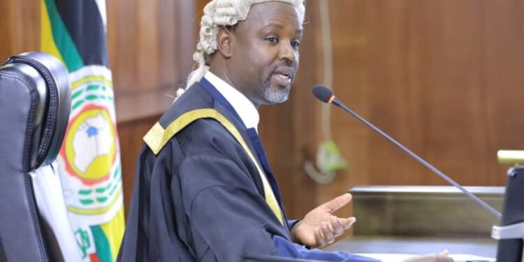 Parliament eyingidde mu nsonga za Dr.Kiiza Besigye – esindise akakiiko k’eddembe ly’obuntu e Luzira