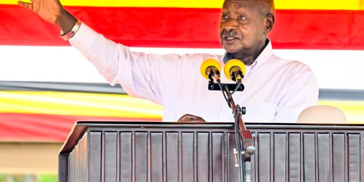 President Museveni alagidde police esazeemu akakalu akaawebwa abavunaanibwa okusaba enguzi ku nsimbi za Parish Development Model