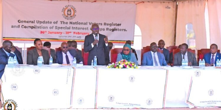 Akakiiko k’ebyokulonda kongezaayo ennaku 7 mu nteekateeka y’okukebera enkalala z’abalonzi