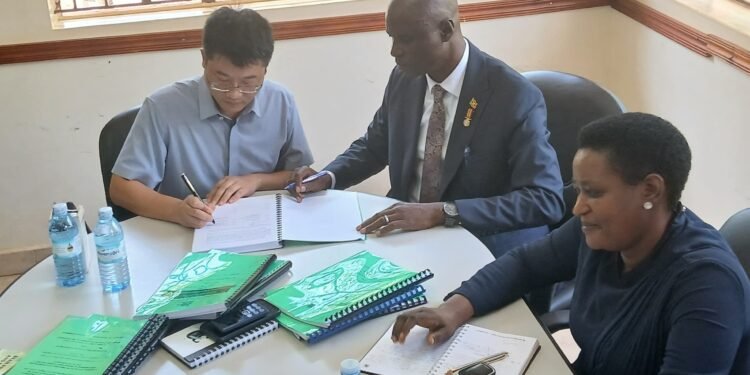 Endagaano z’okukola oluguudo lwa Kitemu – Kisozi- Naggalabi ziwedde okukolebwa