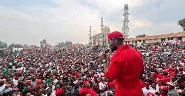 Emikolo gy’okukuza olunaku lw’abakyala olw’omwaka 2025 – president Museveni agambye lwasembyeyo okulabula abeesenza mu ntobazi